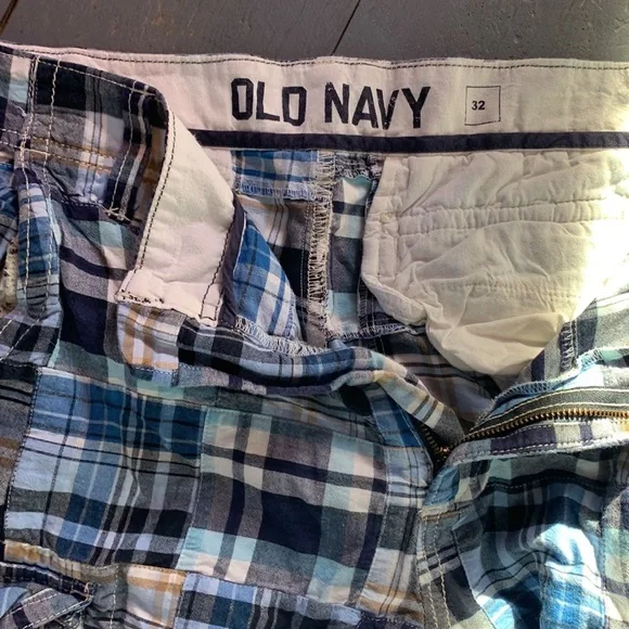 Cargo shorts - Picture 2 of 3